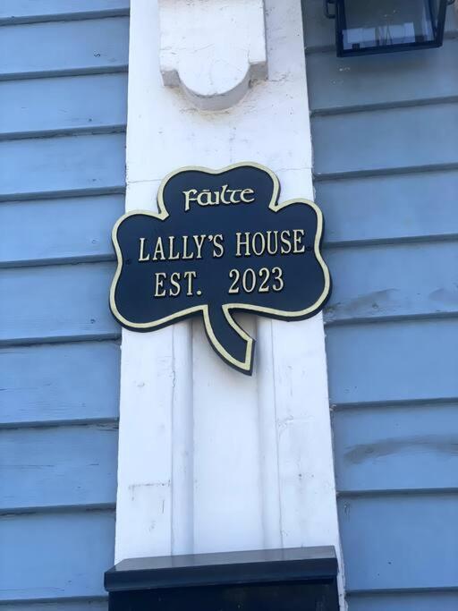It'S Showtime-Book Lally'S House! Steps To Common! Salem Exterior photo